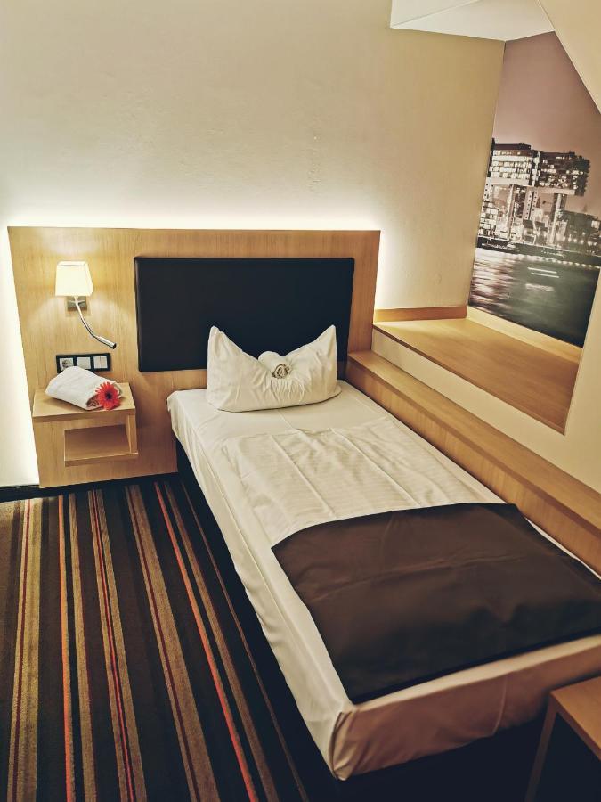 Hotel Fortune Kolín nad Rýnem Exteriér fotografie